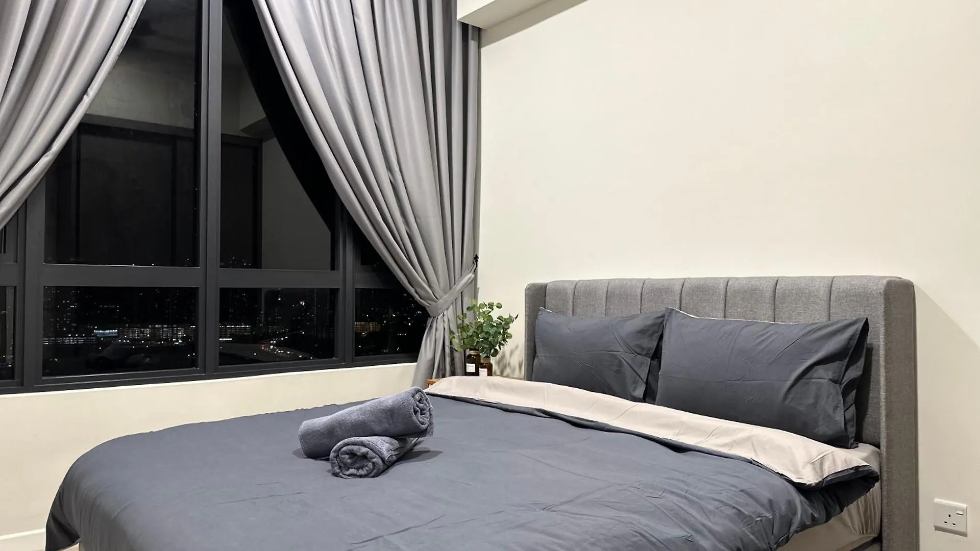 Millerz Square Mid Valley, Old Klang Road By Rverse Suite Kuala Lumpur Malajzia